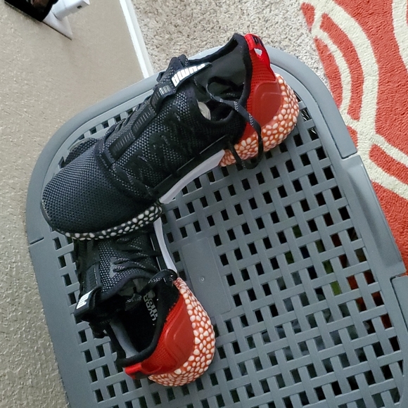 Shoes - Picture 3 of 4